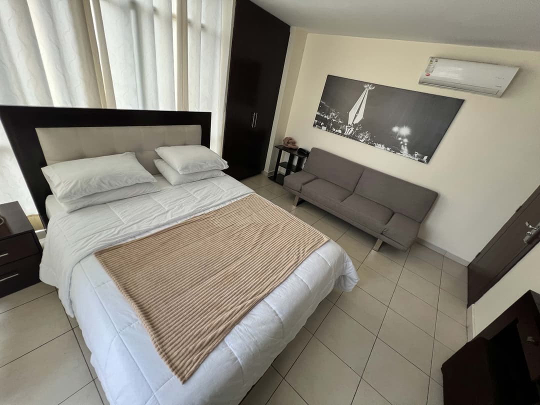 Suite Suite photo